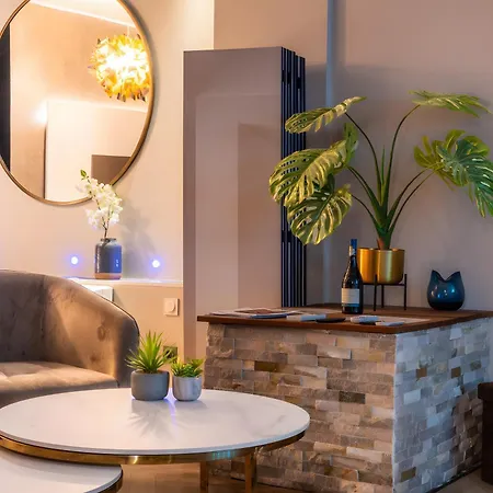 Apartament Toute Equipee Jacuzzi Prive Nîmes