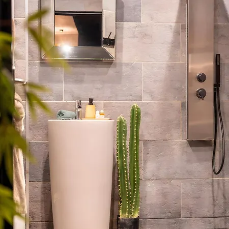 Toute Equipee Jacuzzi Prive נים