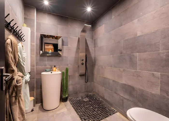 Toute Equipee Jacuzzi Prive נים