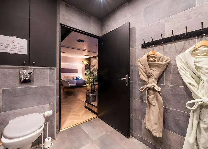 Toute Equipee Jacuzzi Prive נים